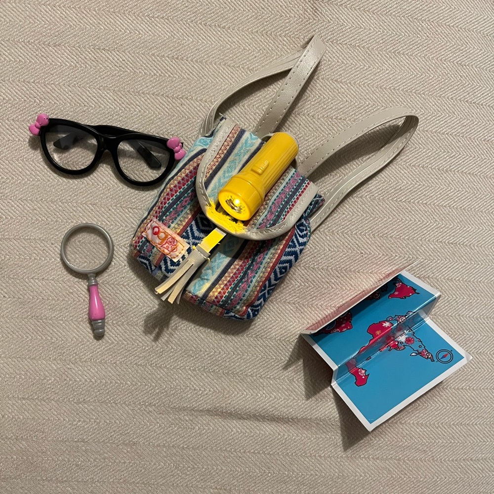Our Generation Doll Museum Day
Set Accessories